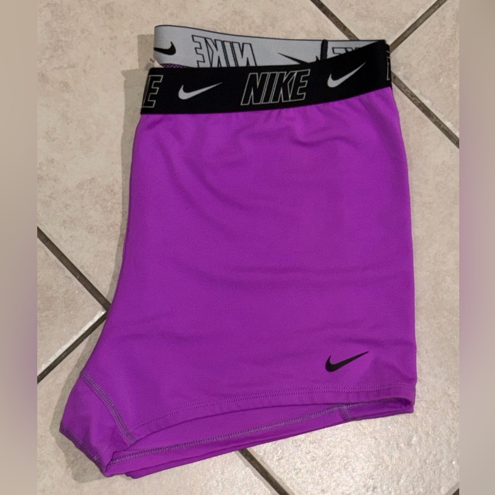 Nike Pro 3” training short purple/black and white size X-LARGE - Picture 7 of 8